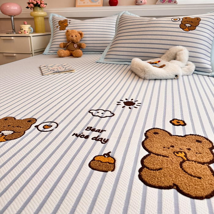 91家纺网 家纺一手货源 找家纺 蓝邻家纺 2025年新款PE提花卡通毛巾绣凉席系列场景二 幸运狗