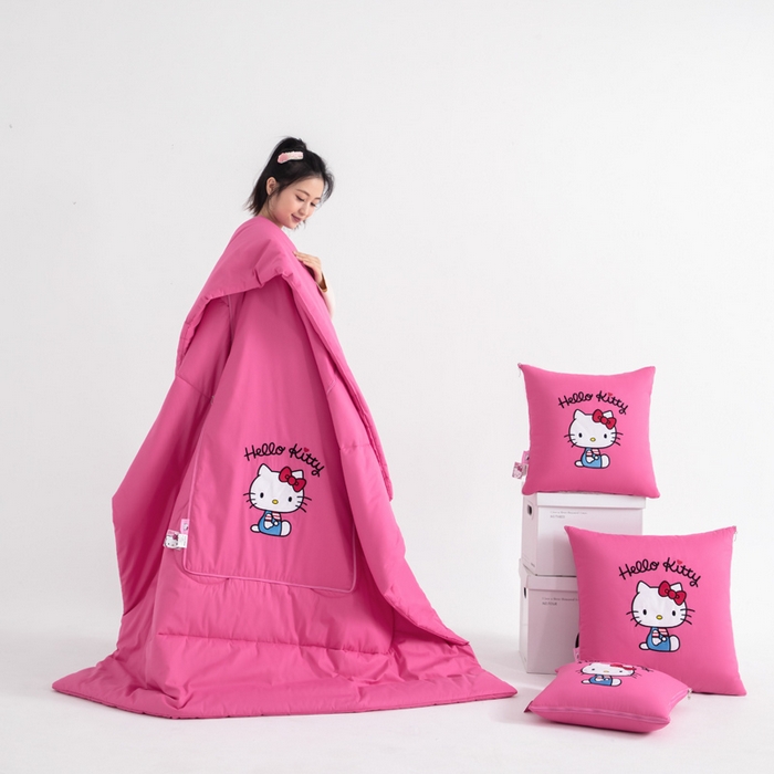 91家纺网 家纺一手货源 找家纺 照世家纺 2025新款全棉纯棉三丽鸥抱枕被【券后控价不低于：78/99/129/149/179】凯蒂猫-粉