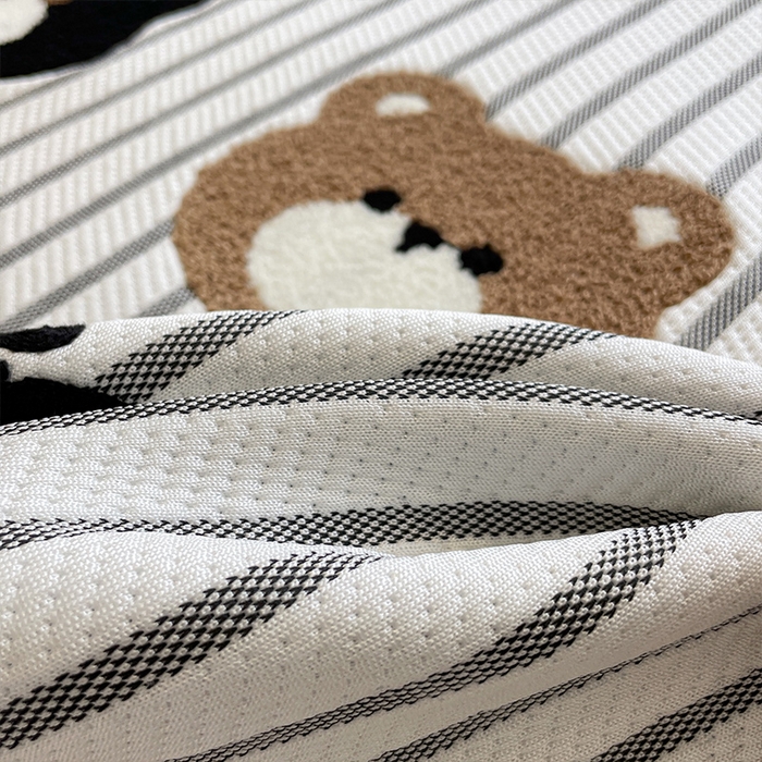 91家纺网 家纺一手货源 找家纺 （总）蓝邻家纺 2025年新款PE提花卡通毛巾绣凉席系列场景一