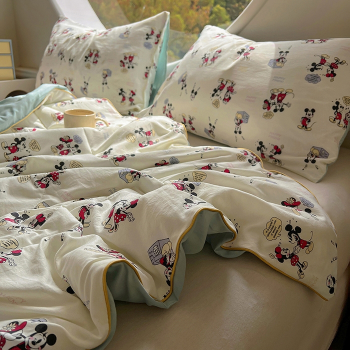 91家纺网 家纺一手货源 找家纺 初念 2025新款云朵棉系列夏被（提供买家秀） 听音乐的米奇