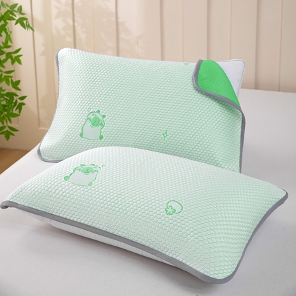 91家纺网 家纺一手货源 找家纺 （总）帛洵 2025新款自然凉冰豆豆枕巾系列-卡皮巴拉