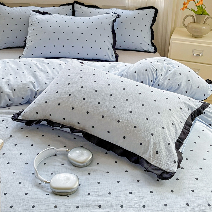 91家纺网 家纺一手货源 找家纺 优选良品 2025新款直播热款赫本风皱皱双层纱花边款针织皱皱纱法式印花吊边床单三件套床笠四件套 波点-蓝