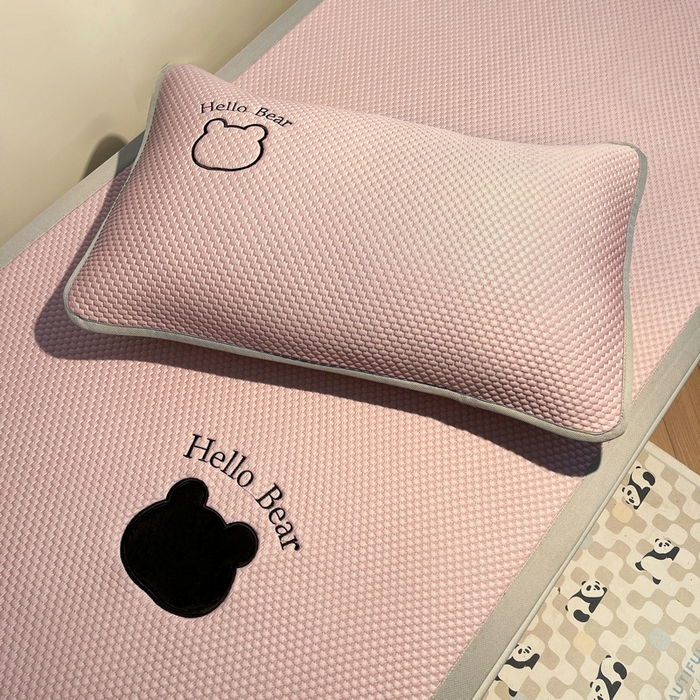 91家纺网 家纺一手货源 找家纺 （总）梵朴 2025新款凉感PE冰豆豆贴布绣凉席-学生床