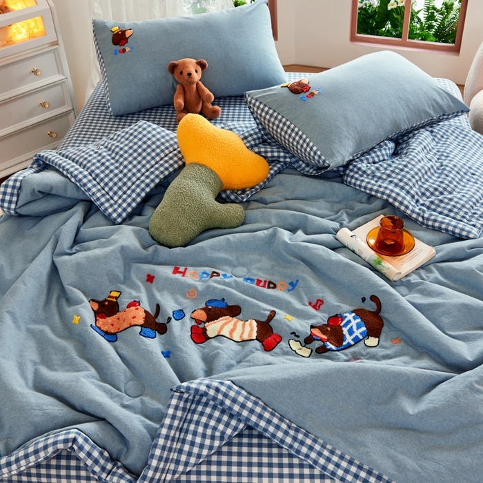 91家纺网 家纺一手货源 找家纺 2025新款色织全棉纯棉绣花单夏被夏凉被空调被 奔跑小狗-蓝