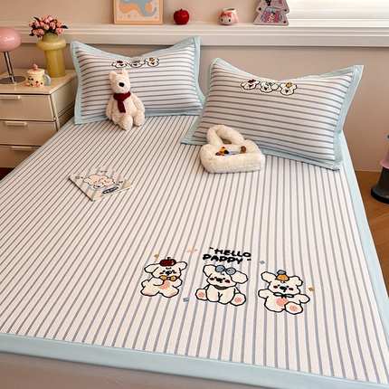 蓝邻家纺 2025年新款PE提花卡通毛巾绣凉席系列场景二 欢乐小狗