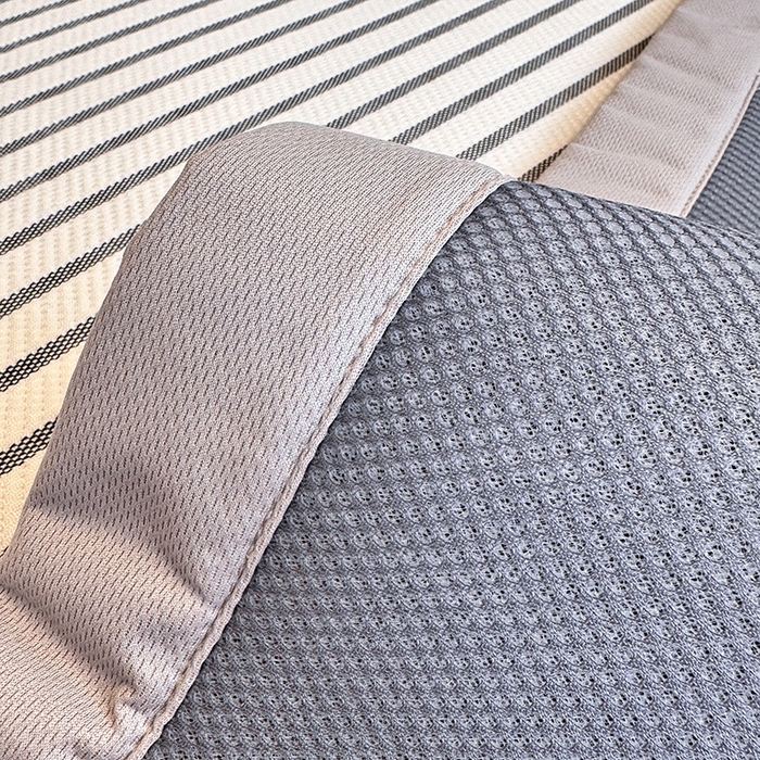 91家纺网 家纺一手货源 找家纺 蓝邻家纺 2025年新款PE提花卡通毛巾绣凉席系列场景二 邦尼熊