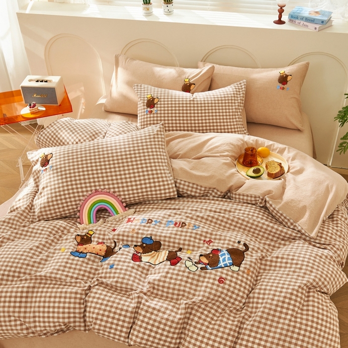 91家纺网 家纺一手货源 找家纺 徕米家居  2025新款色织全棉水洗棉毛巾绣四件套 奔跑小狗-卡其