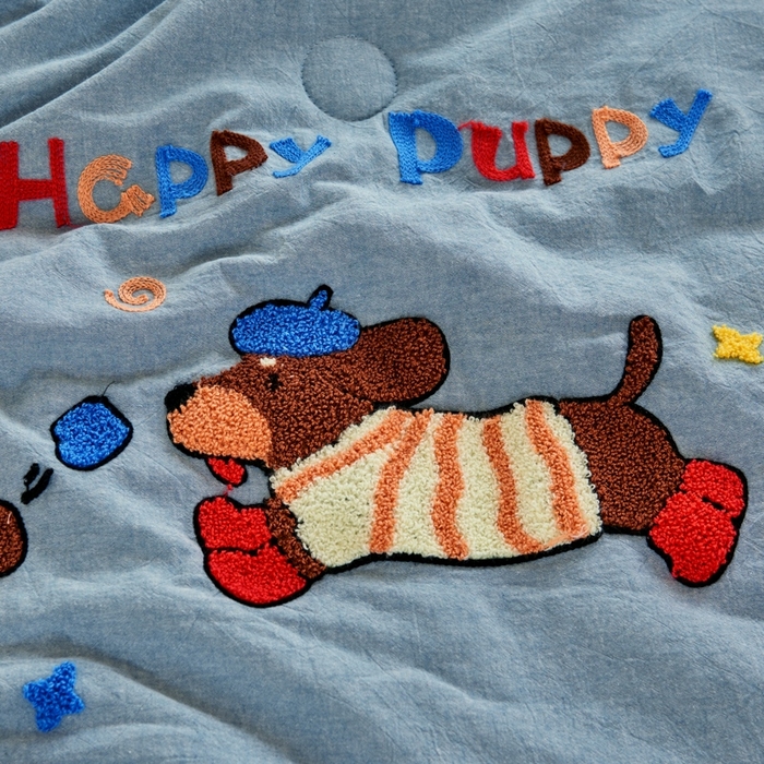 91家纺网 家纺一手货源 找家纺 徕米家居  2025新款色织全棉纯棉绣花夏被夏凉被空调被四件套 奔跑小狗-蓝