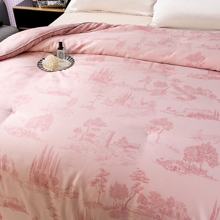 91家纺网 家纺一手货源 找家纺 鑫田家纺 2025新款天丝蚕丝被100%柞蚕丝夏被莱赛尔天丝数码印花 情节-浅豆沙