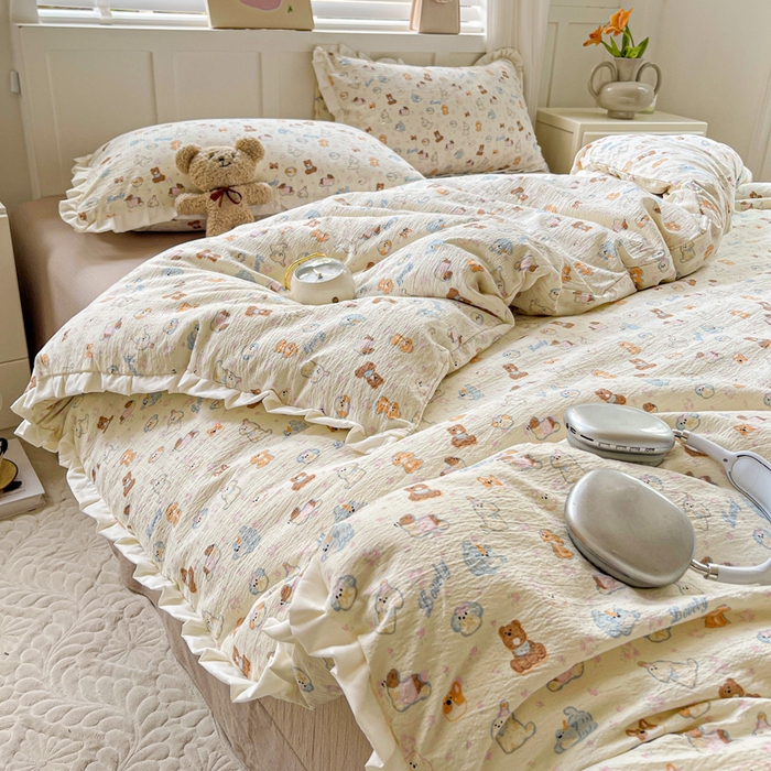 91家纺网 家纺一手货源 找家纺 优选良品 2025新款直播热款赫本风皱皱双层纱花边款针织皱皱纱法式印花吊边床单三件套床笠四件套 开心乐园