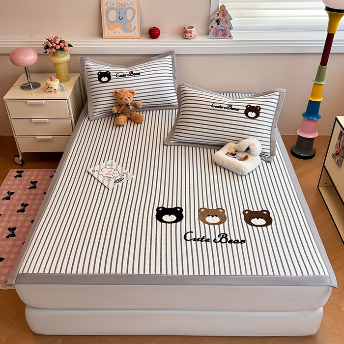 91家纺网 家纺一手货源 找家纺 （总）蓝邻家纺 2025年新款PE提花卡通毛巾绣凉席系列场景二