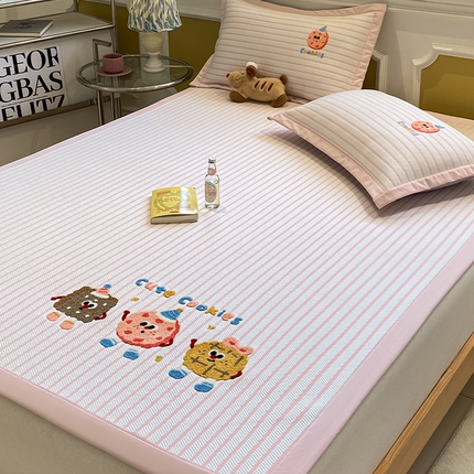 91家纺网 家纺一手货源 找家纺 2025年新款PE提花卡通毛巾绣凉席系列场景一 趣多多