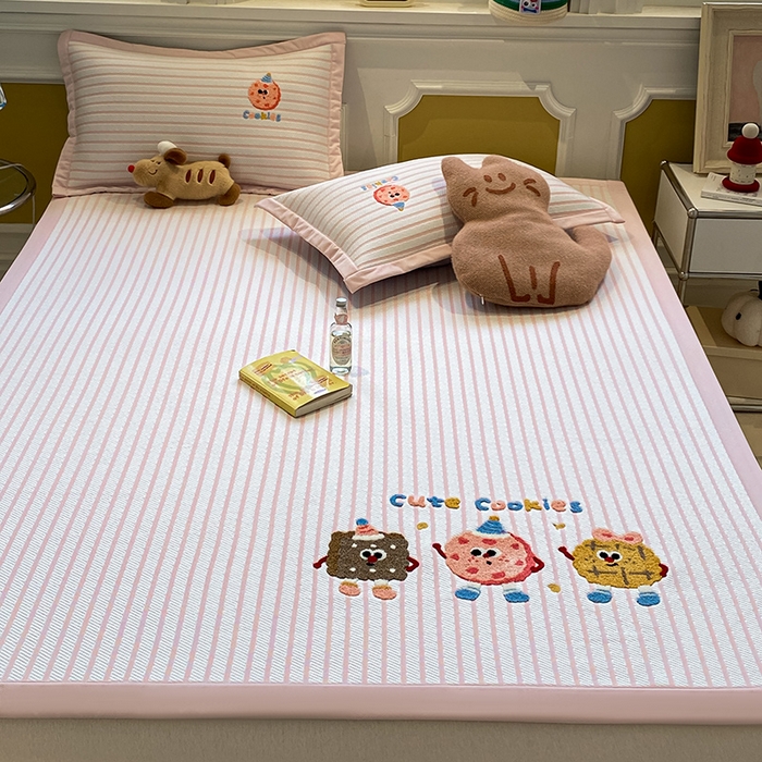 91家纺网 家纺一手货源 找家纺 2025年新款PE提花卡通毛巾绣凉席系列场景一 趣多多