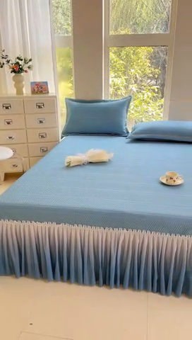 91家纺网 家纺一手货源 找家纺 慧菲 2025新款渐变床裙PE高分子凉感席床裙凉席三件套  天空蓝