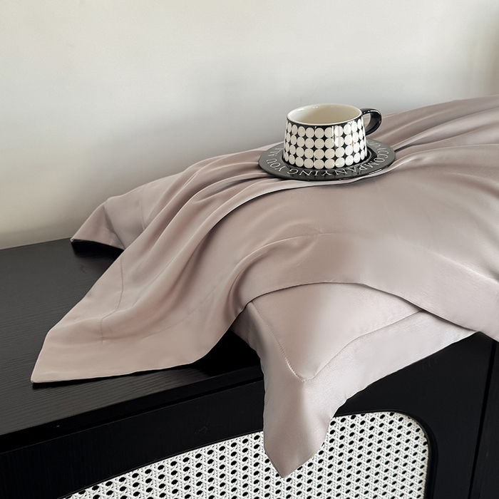 91家纺网 家纺一手货源 找家纺 金喜 2025新款LF级60支莱赛尔天丝枕套宽边枕套 冰莓粉