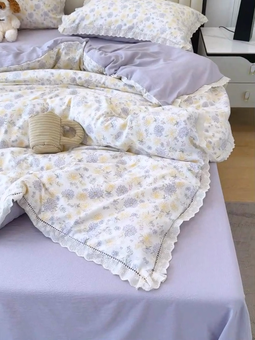 91家纺网 家纺一手货源 找家纺 竹合家纺 2025新款云感皱皱四件套-镂空花边款法式  花边款-紫萱花