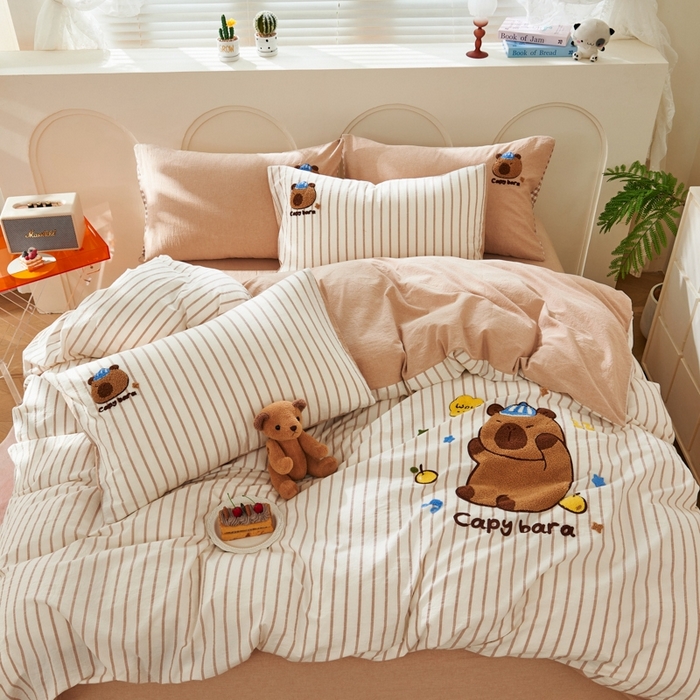 91家纺网 家纺一手货源 找家纺 徕米家居  2025新款色织全棉水洗棉毛巾绣四件套 条纹卡皮巴拉