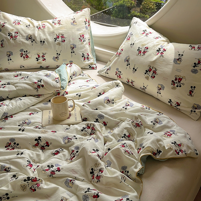 91家纺网 家纺一手货源 找家纺 初念 2025新款云朵棉系列夏被（提供买家秀） 听音乐的米奇