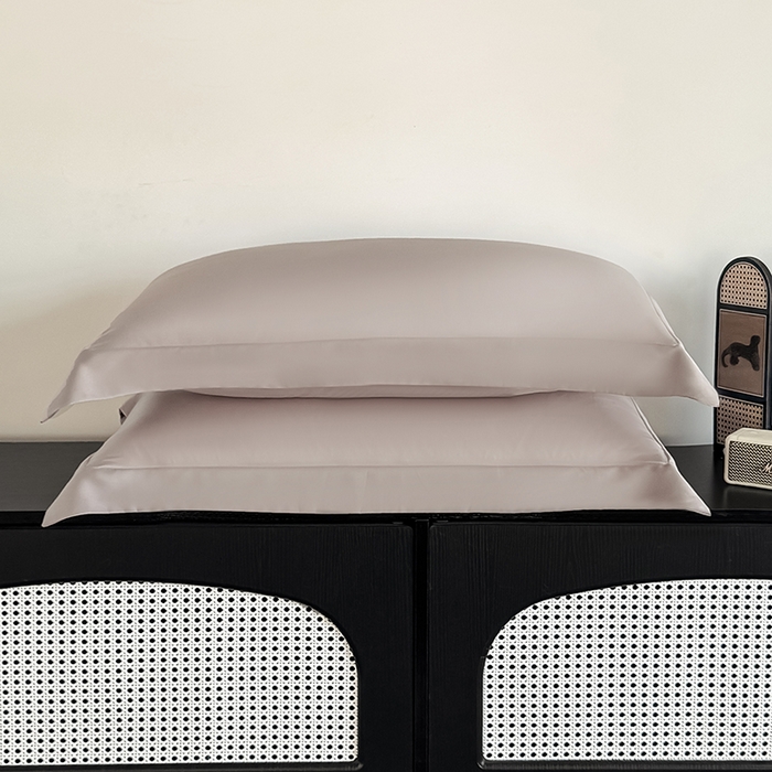 91家纺网 家纺一手货源 找家纺 金喜 2025新款LF级60支莱赛尔天丝枕套宽边枕套 冰莓粉