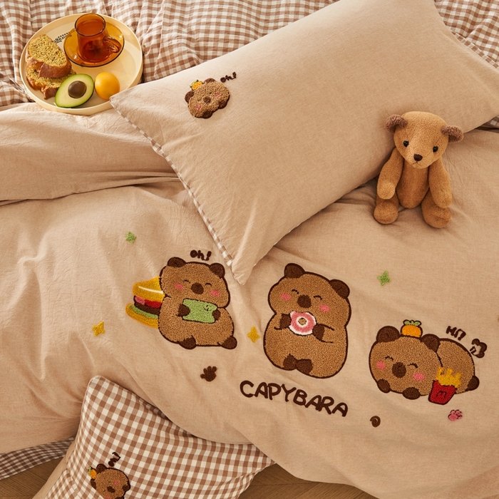 91家纺网 家纺一手货源 找家纺 徕米家居  2025新款色织全棉水洗棉毛巾绣四件套 卡皮巴拉-咖