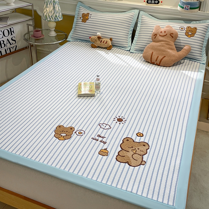 91家纺网 家纺一手货源 找家纺 2025年新款PE提花卡通毛巾绣凉席系列场景一 幸运狗