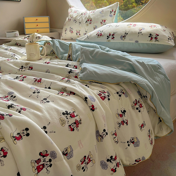 91家纺网 家纺一手货源 找家纺 初念 2025新款云朵棉系列夏被（提供买家秀） 听音乐的米奇