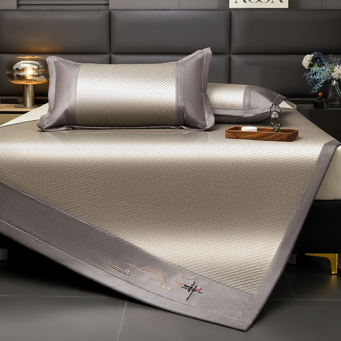 91家纺网 家纺一手货源 找家纺 卡罗兰 2025新款PE超冷感霸王藤刺绣凉席冰藤席床单款 霸王藤-烟灰色