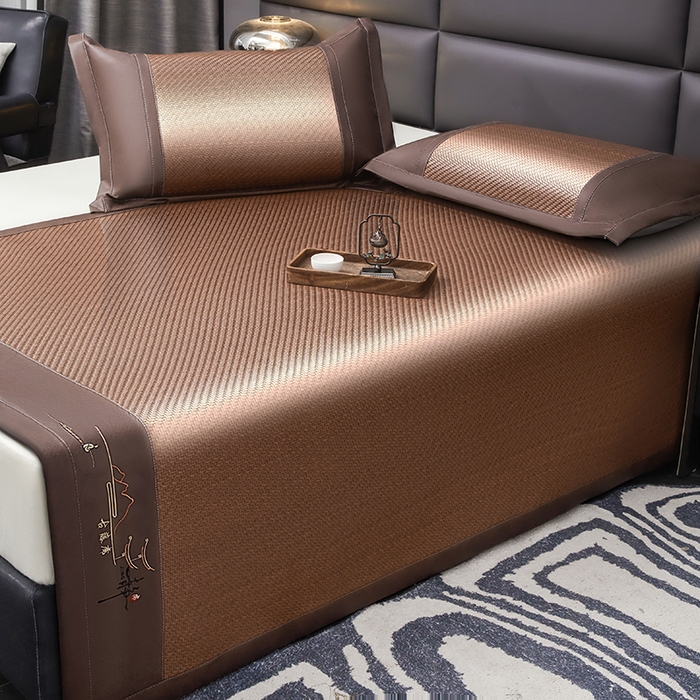 91家纺网 家纺一手货源 找家纺 （总）卡罗兰 2025新款PE超冷感霸王藤刺绣凉席冰藤席床单款