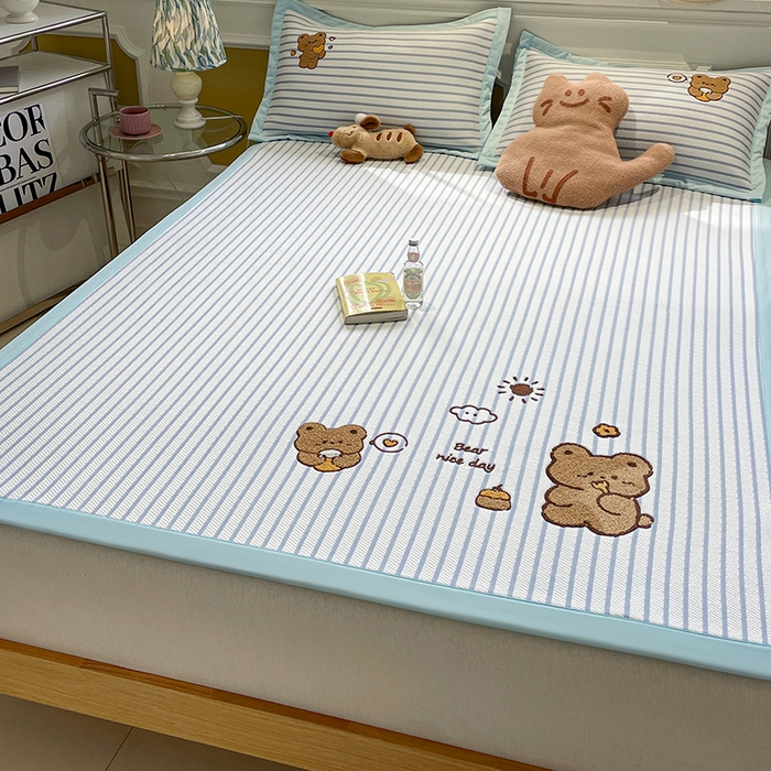 91家纺网 家纺一手货源 找家纺 2025年新款PE提花卡通毛巾绣凉席系列场景一 幸运狗