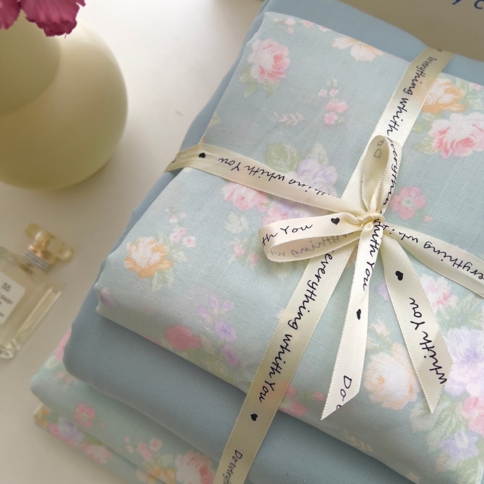 91家纺网 家纺一手货源 找家纺 优品阁 2025新款人字纹全棉双层纱四件套 蓝色恋人【升级款-提花人字纹床单】