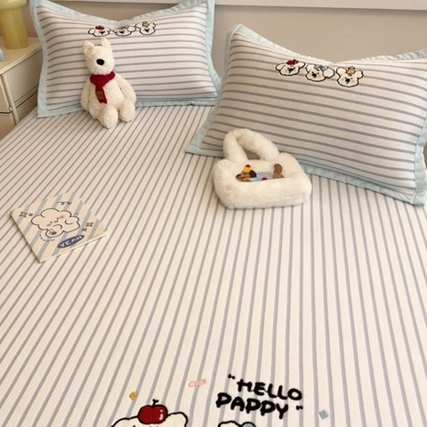 91家纺网 家纺一手货源 找家纺 蓝邻家纺 2025年新款PE提花卡通毛巾绣凉席系列场景二 欢乐小狗