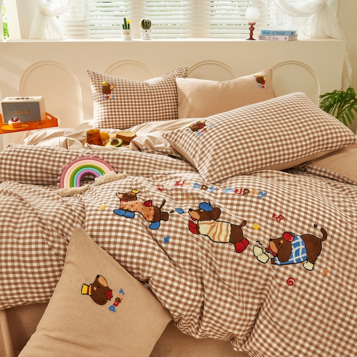 91家纺网 家纺一手货源 找家纺 徕米家居  2025新款色织全棉水洗棉毛巾绣四件套 奔跑小狗-卡其