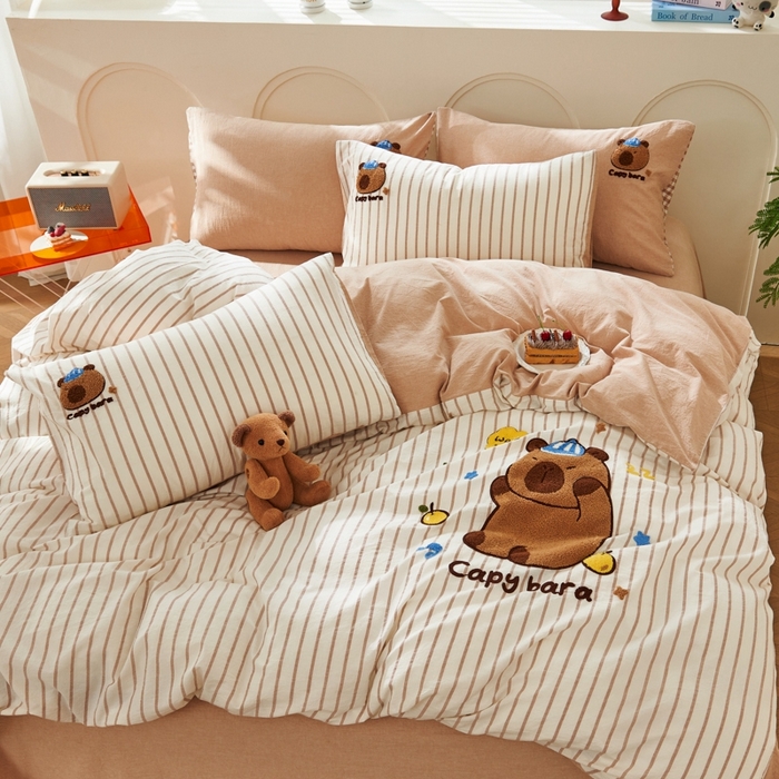 91家纺网 家纺一手货源 找家纺 徕米家居  2025新款色织全棉水洗棉毛巾绣四件套 条纹卡皮巴拉