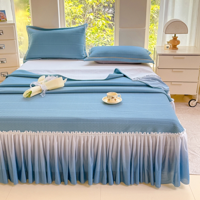 91家纺网 家纺一手货源 找家纺 慧菲 2025新款渐变床裙PE高分子凉感席床裙凉席三件套  天空蓝