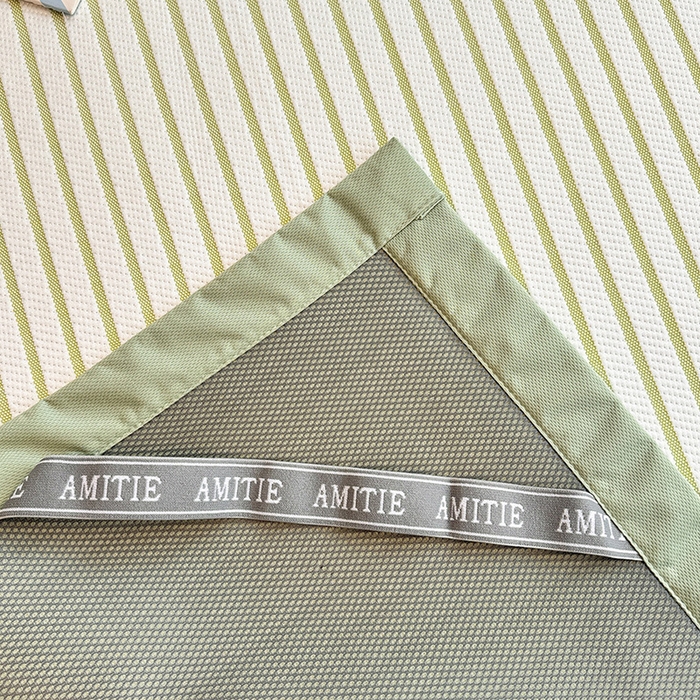 91家纺网 家纺一手货源 找家纺 蓝邻家纺 2025年新款PE提花卡通毛巾绣凉席系列场景二 花花