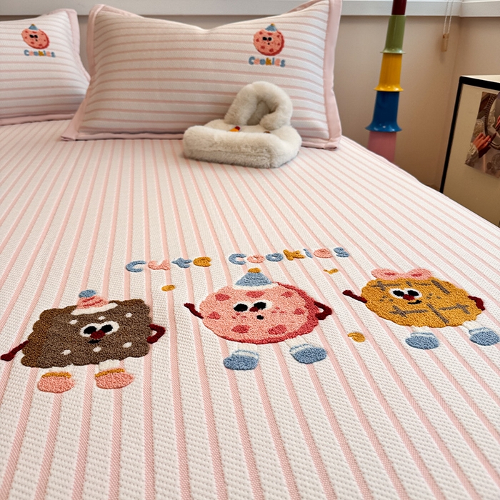 91家纺网 家纺一手货源 找家纺 蓝邻家纺 2025年新款PE提花卡通毛巾绣凉席系列场景二 趣多多