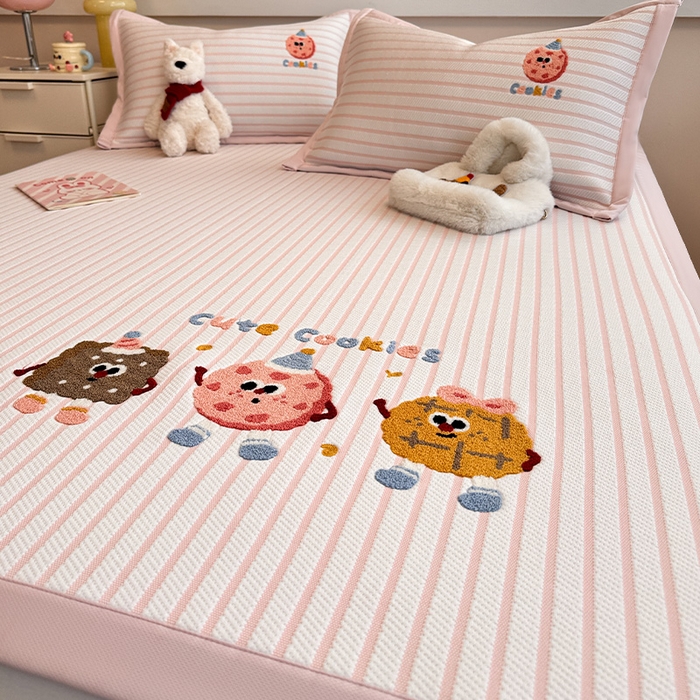 91家纺网 家纺一手货源 找家纺 蓝邻家纺 2025年新款PE提花卡通毛巾绣凉席系列场景二 趣多多