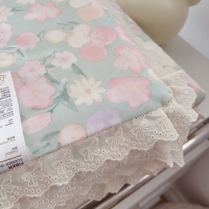 91家纺网 家纺一手货源 找家纺 于果2025新款双层纱花边款夏被 手捧玫瑰