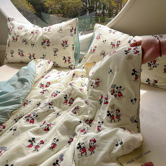 91家纺网 家纺一手货源 找家纺 初念 2025新款云朵棉系列夏被（提供买家秀） 听音乐的米奇