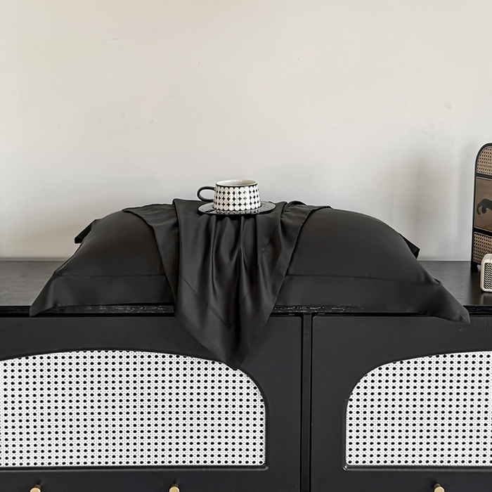 91家纺网 家纺一手货源 找家纺 金喜 2025新款LF级60支莱赛尔天丝枕套宽边枕套 乌木黑