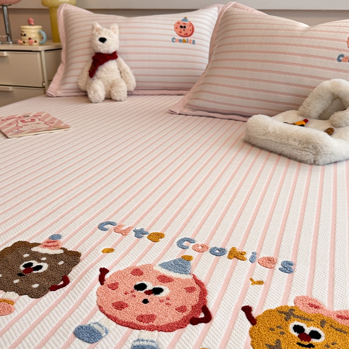 91家纺网 家纺一手货源 找家纺 蓝邻家纺 2025年新款PE提花卡通毛巾绣凉席系列场景二 趣多多