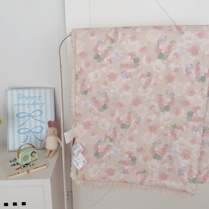 91家纺网 家纺一手货源 找家纺 于果2025新款双层纱花边款夏被 潮汐月影