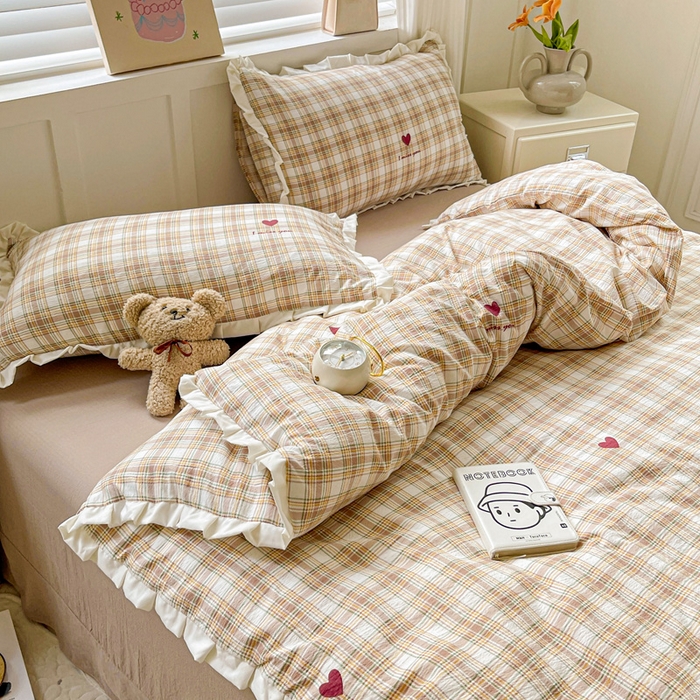 91家纺网 家纺一手货源 找家纺 优选良品 2025新款直播热款赫本风皱皱双层纱花边款针织皱皱纱法式印花吊边床单三件套床笠四件套 格子爱心