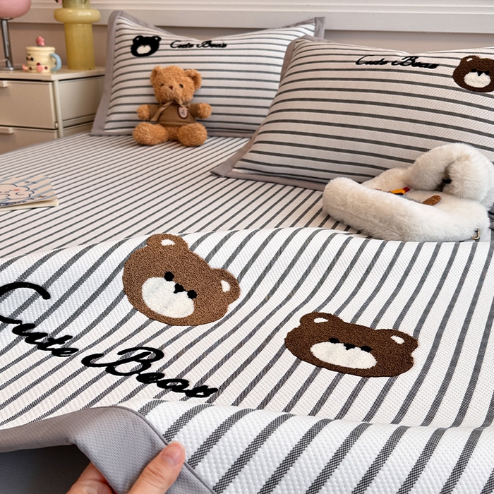 91家纺网 家纺一手货源 找家纺 （总）蓝邻家纺 2025年新款PE提花卡通毛巾绣凉席系列场景二