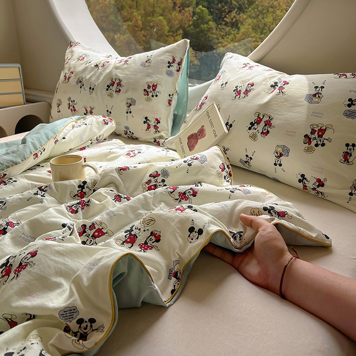 91家纺网 家纺一手货源 找家纺 初念 2025新款云朵棉系列夏被（提供买家秀） 听音乐的米奇