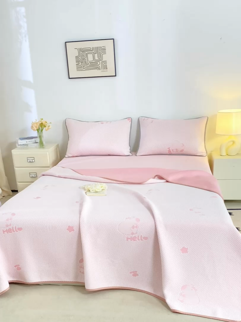 91家纺网 家纺一手货源 找家纺 梦初语 2025新款A类华夫格冰豆豆夏被子针织提花凉感夏凉被单双人空调被可机水洗 卡皮巴拉熊-粉