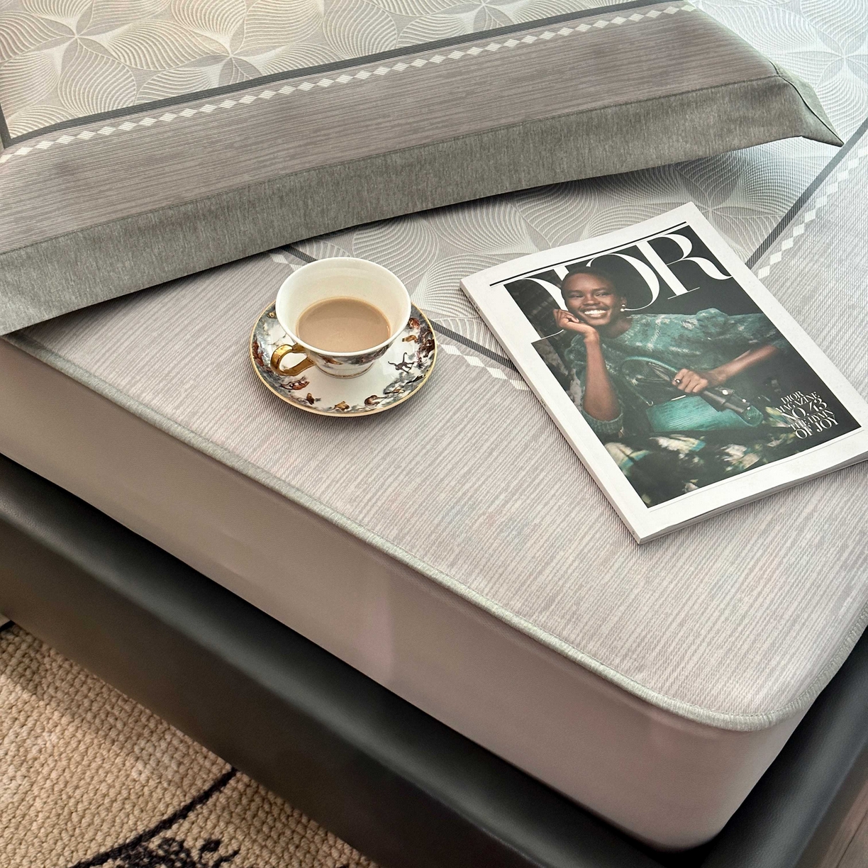 91家纺网 家纺一手货源 找家纺 JUICY 橘滋家纺 2025新款夏日高端轻奢数码冰丝奢简高级凉席床笠 伯爵