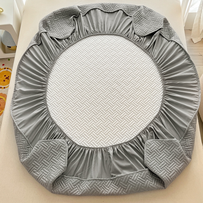 91家纺网 家纺一手货源 找家纺 欧邦 2025新款四季款纯色水洗棉夹棉床笠床垫保护罩-场景二 条格-浅灰