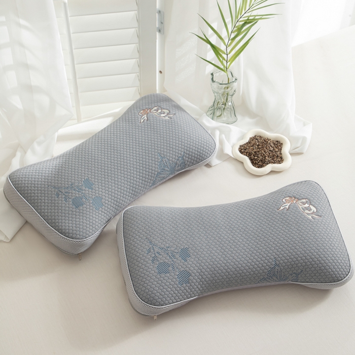 91家纺网 家纺一手货源 找家纺 织布人 2025新款荞麦枕夏季凉感豆豆枕茶叶枕夏凉荞麦枕学生成人家用硬枕 夏凉豆豆颈椎反弓款-反弓蝴蝶灰茶香枕