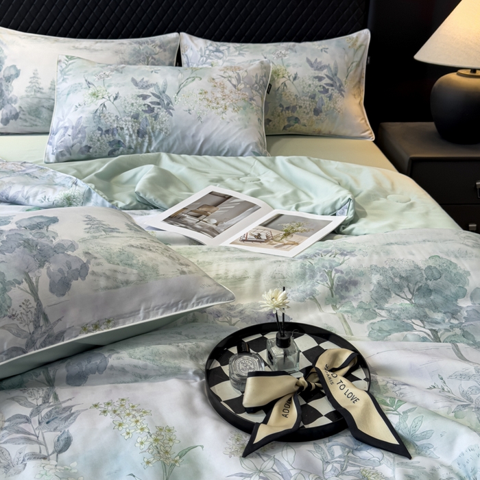 91家纺网 家纺一手货源 找家纺 洺兰家居 2025春夏新款100支莱赛尔天丝贡缎数码印花麻绳款四件套高端礼盒 远山黛兰绿